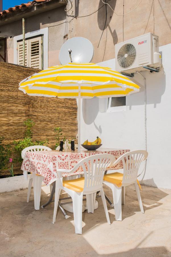 Studio Apartment Bilic Sibenik Bagian luar foto
